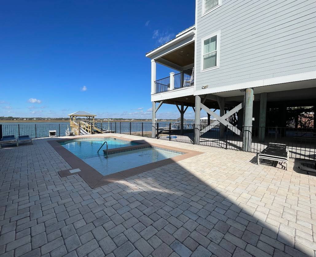 Private pool (approximately 14ft x 30ft) Private pool (approximately 14ft x 30ft)