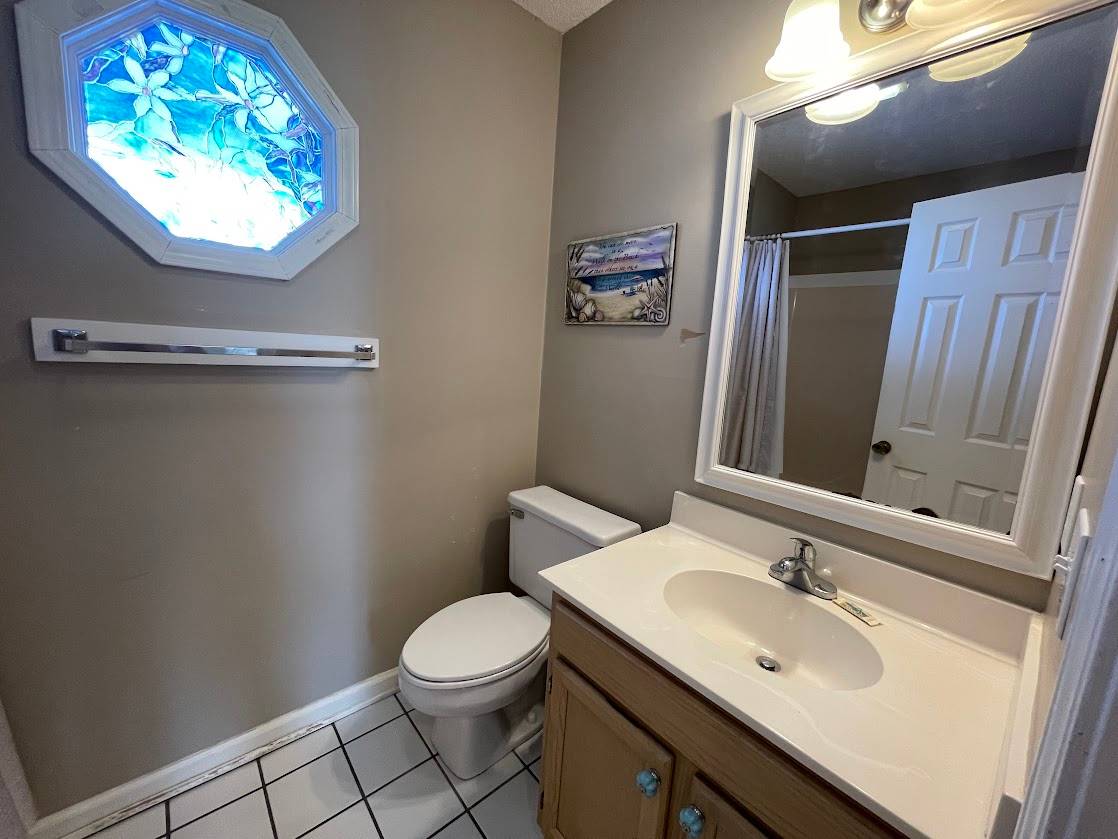 Upstairs bath off of landing area Upstairs bath off of landing area