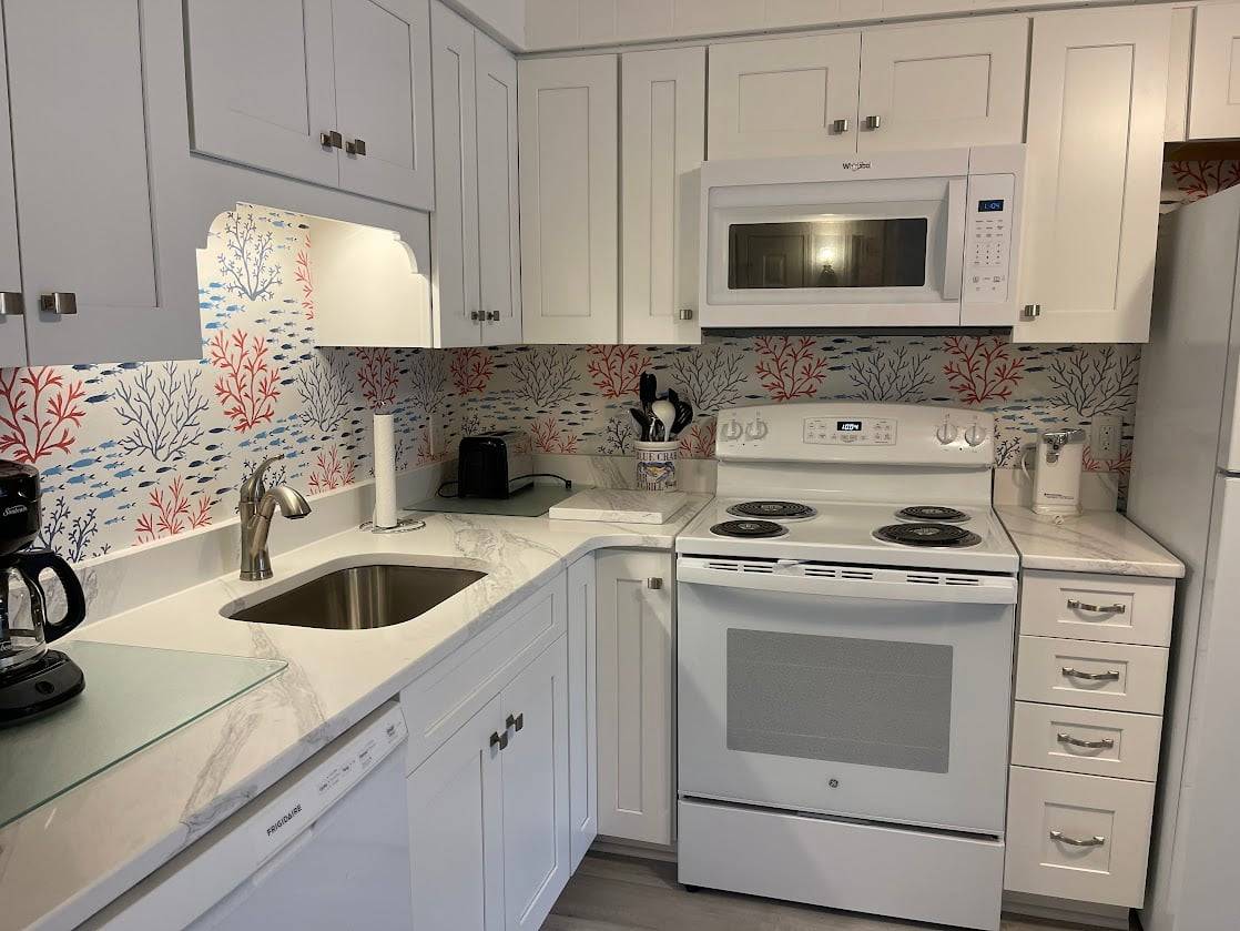 Fully Equipped Kitchen Fully Equipped Kitchen