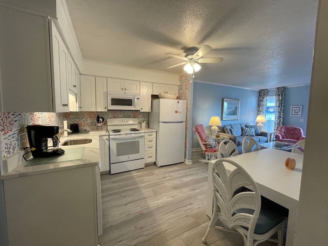 Prep a meal and dine indoors! Prep a meal and dine indoors!