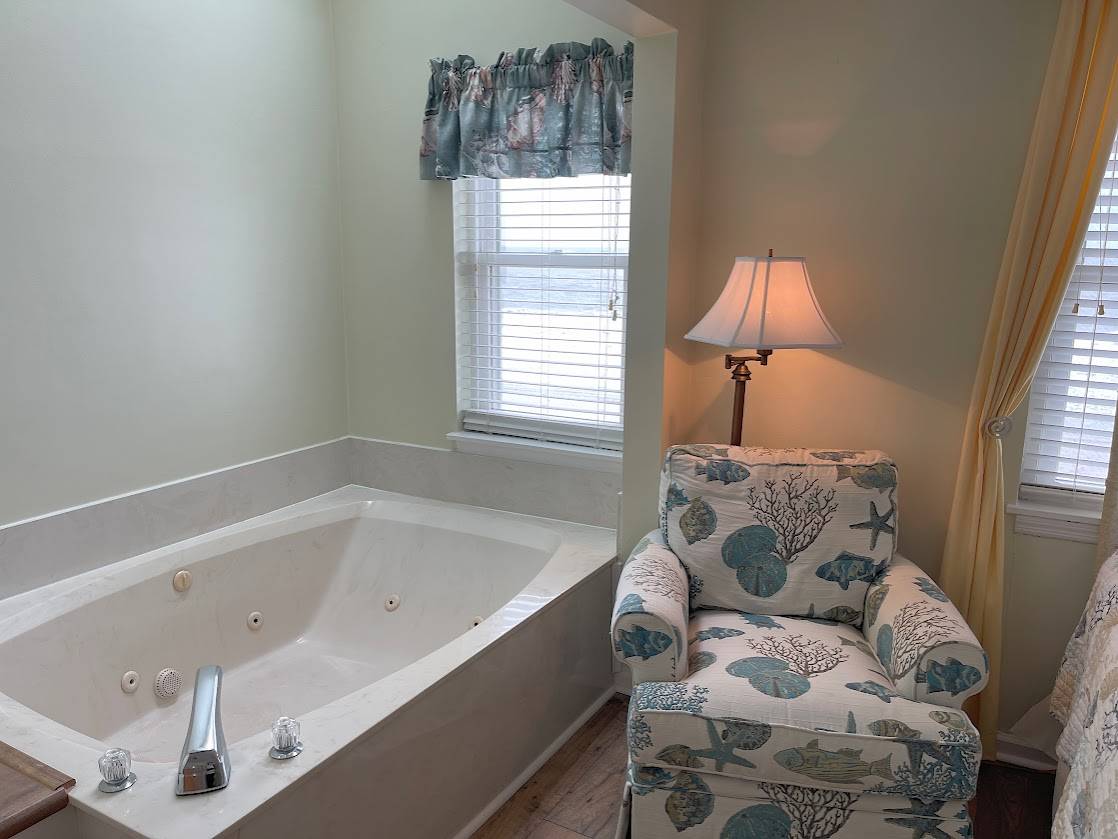 Jetted Tub Jetted Tub