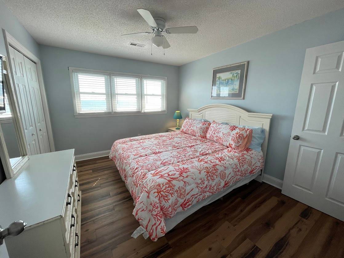 Bedroom 5 up oceanfront - king Bedroom 5 up oceanfront - king