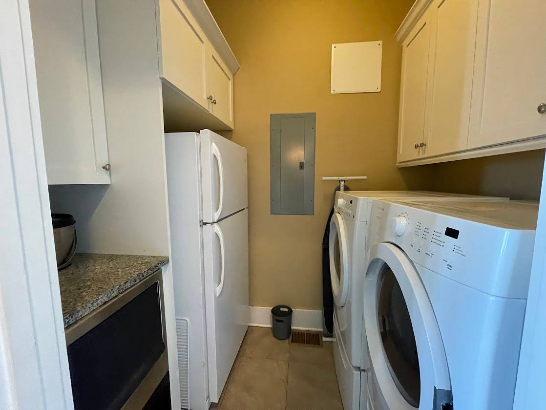 Laundry 1 and extra refrigerator Laundry 1 and extra refrigerator