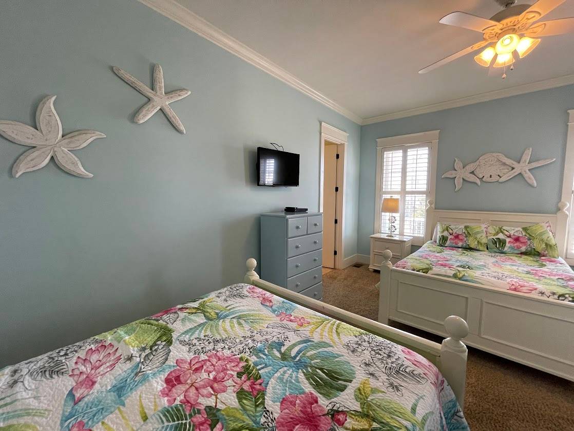 Bedroom 2 - 2 Queens Bedroom 2 - 2 Queens