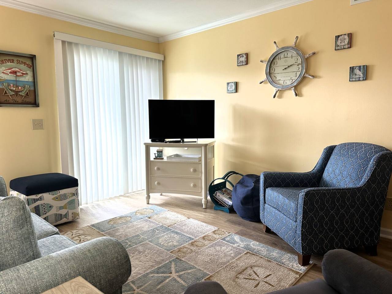 Unwind watching TV! Unwind watching TV!