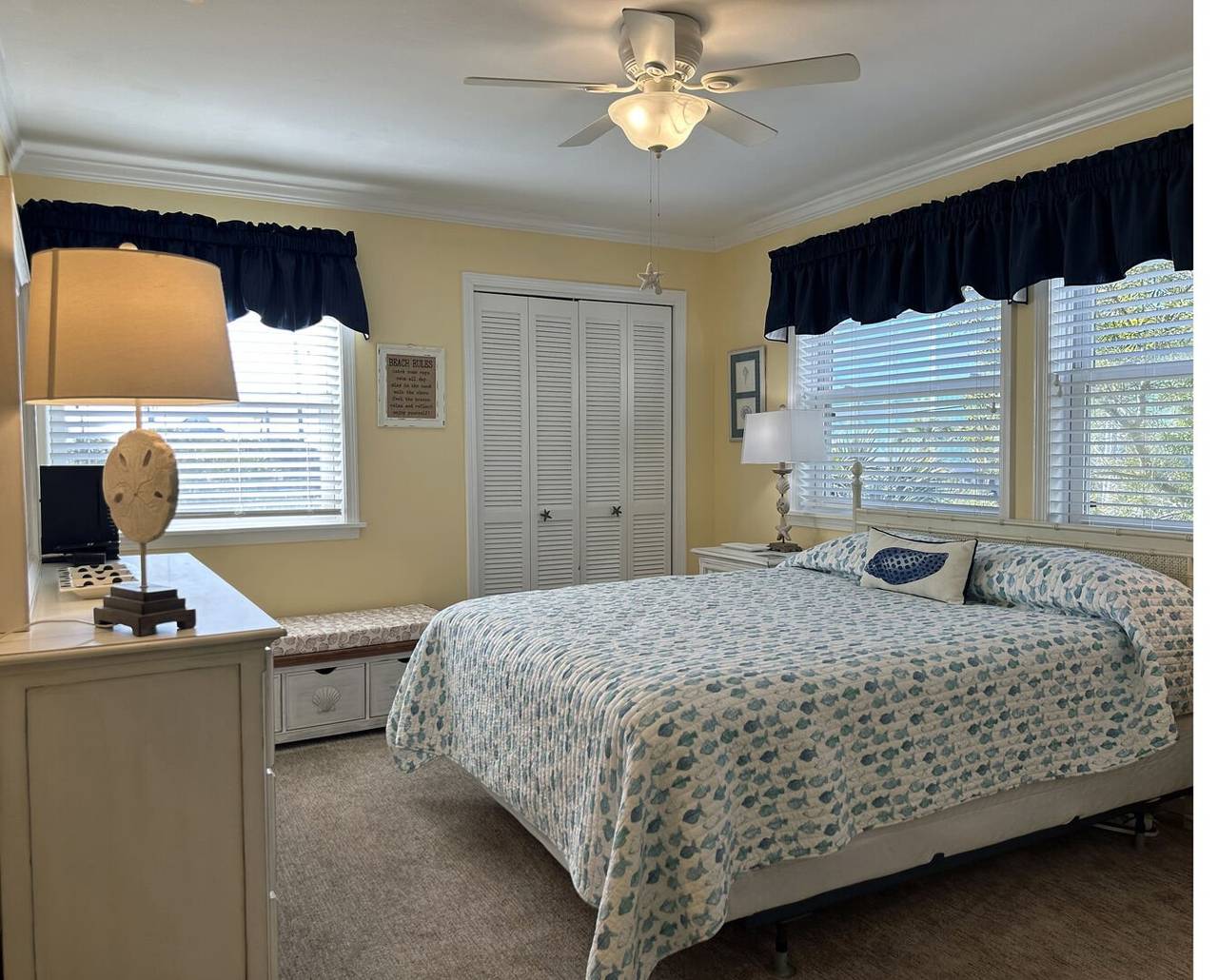 Bedroom 2 - 1 Queen Bed Bedroom 2 - 1 Queen Bed