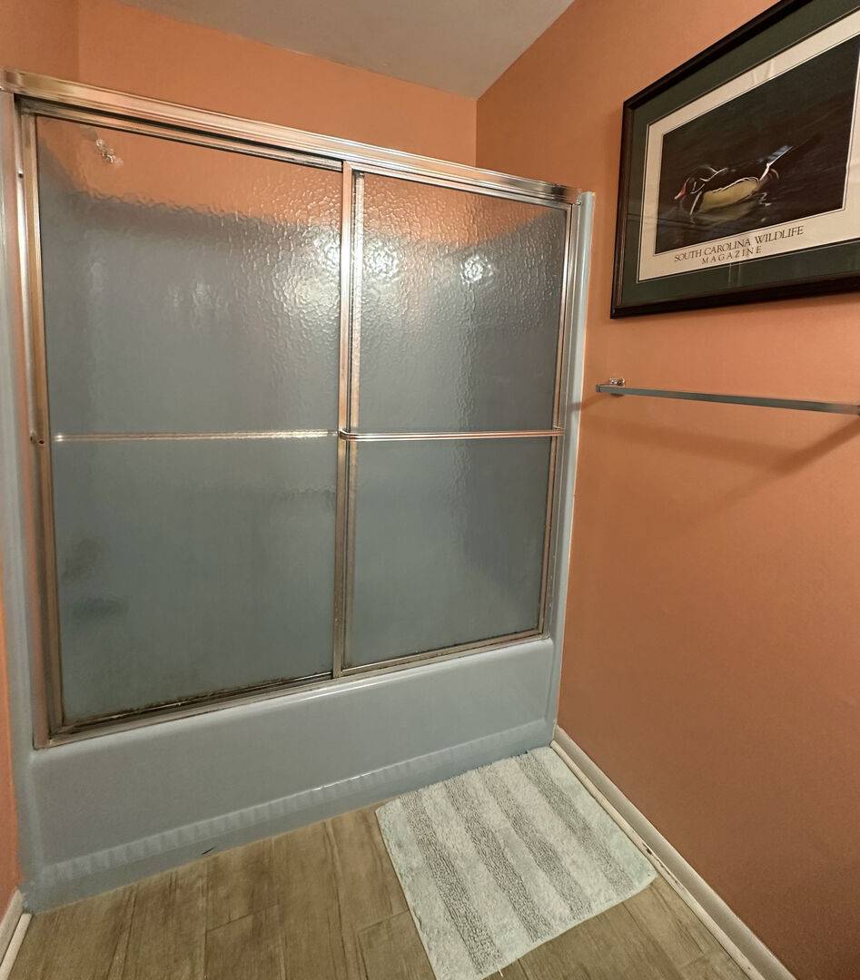 Tub/Shower Combo Tub/Shower Combo
