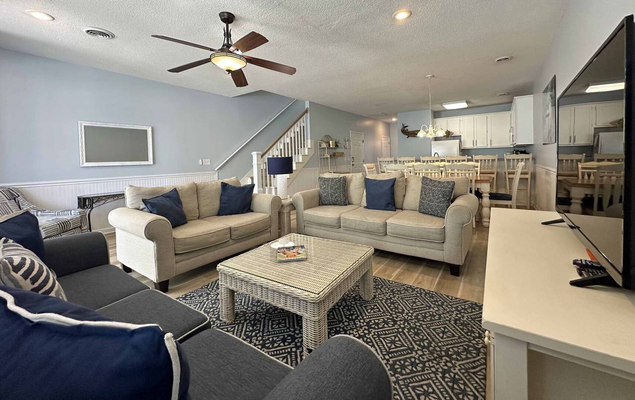 Spacious Living Area Spacious Living Area