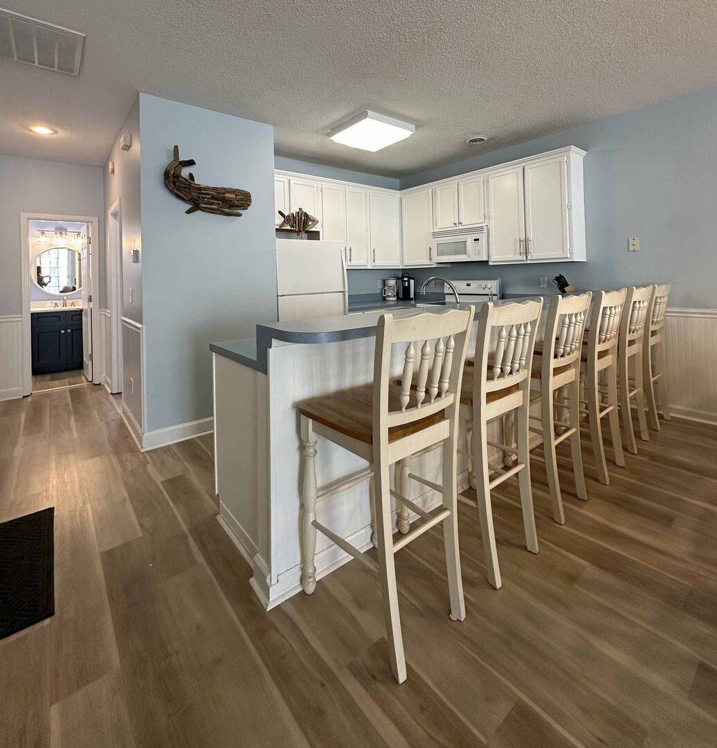 Additional Countertop Seating for 6 Additional Countertop Seating for 6