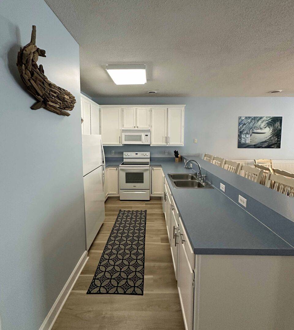 Lots of Room to Prepare a Meal Lots of Room to Prepare a Meal