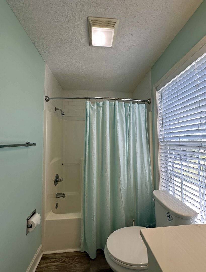 Tub/Shower Combo Tub/Shower Combo