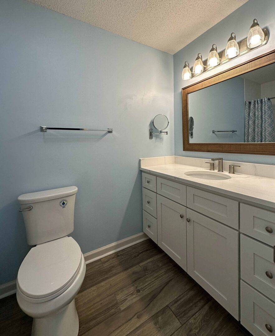 Ensuite Bathroom with... Ensuite Bathroom with...