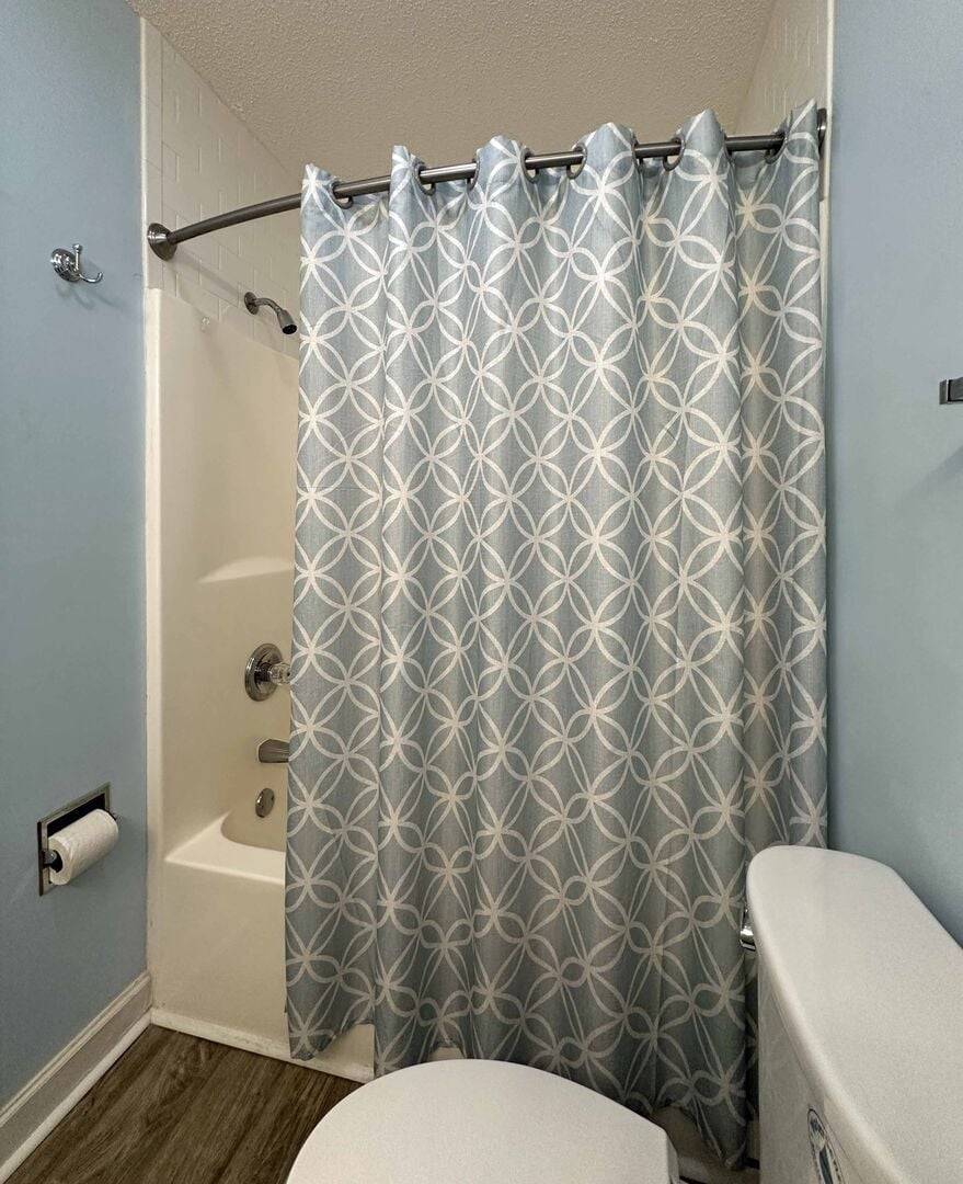 Tub/Shower Combo Tub/Shower Combo