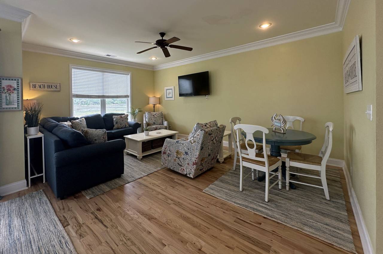 Breakfast Area or Additional Dining Breakfast Area or Additional Dining