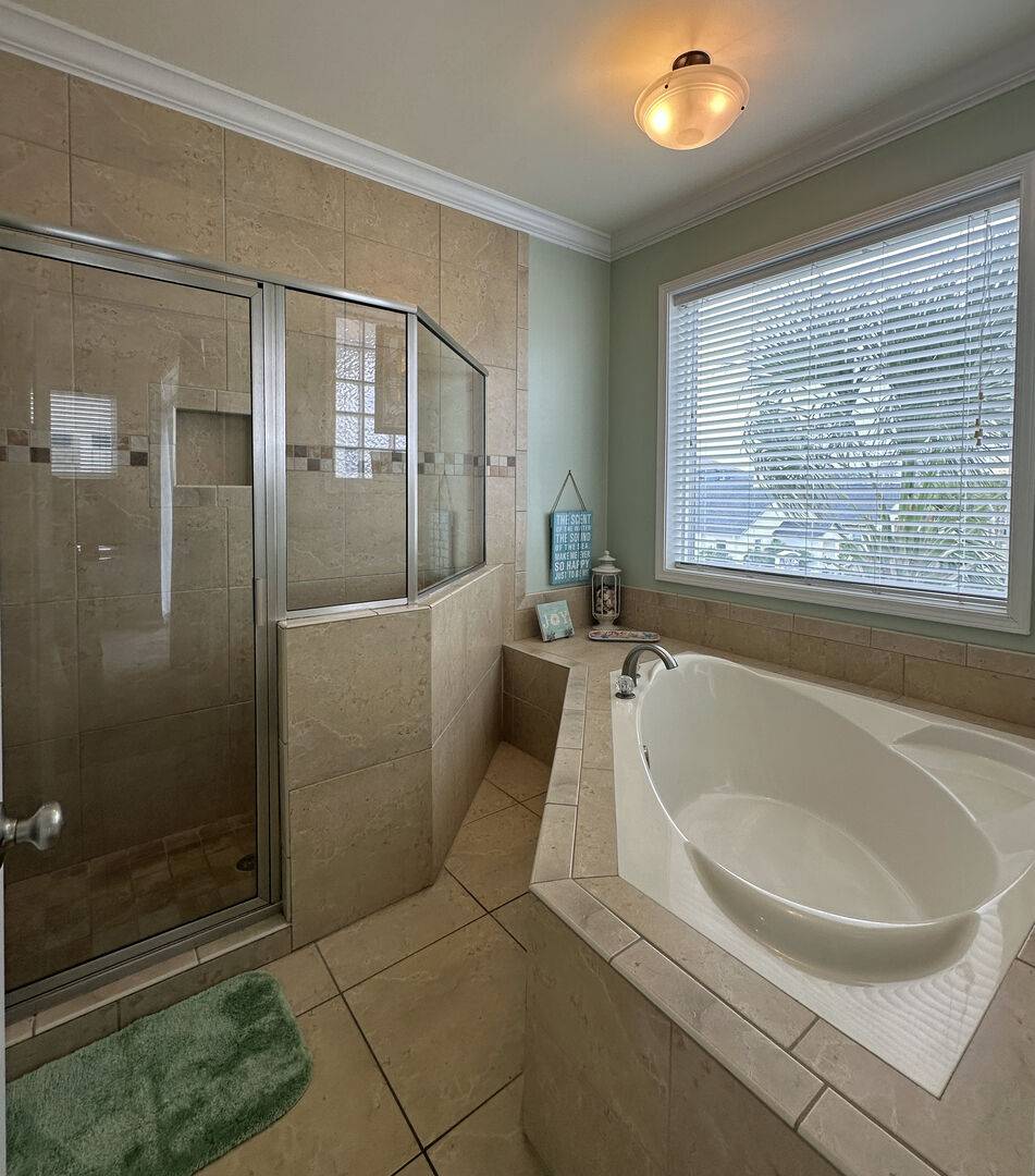 Walk-In Shower & Soaking Tub Walk-In Shower & Soaking Tub