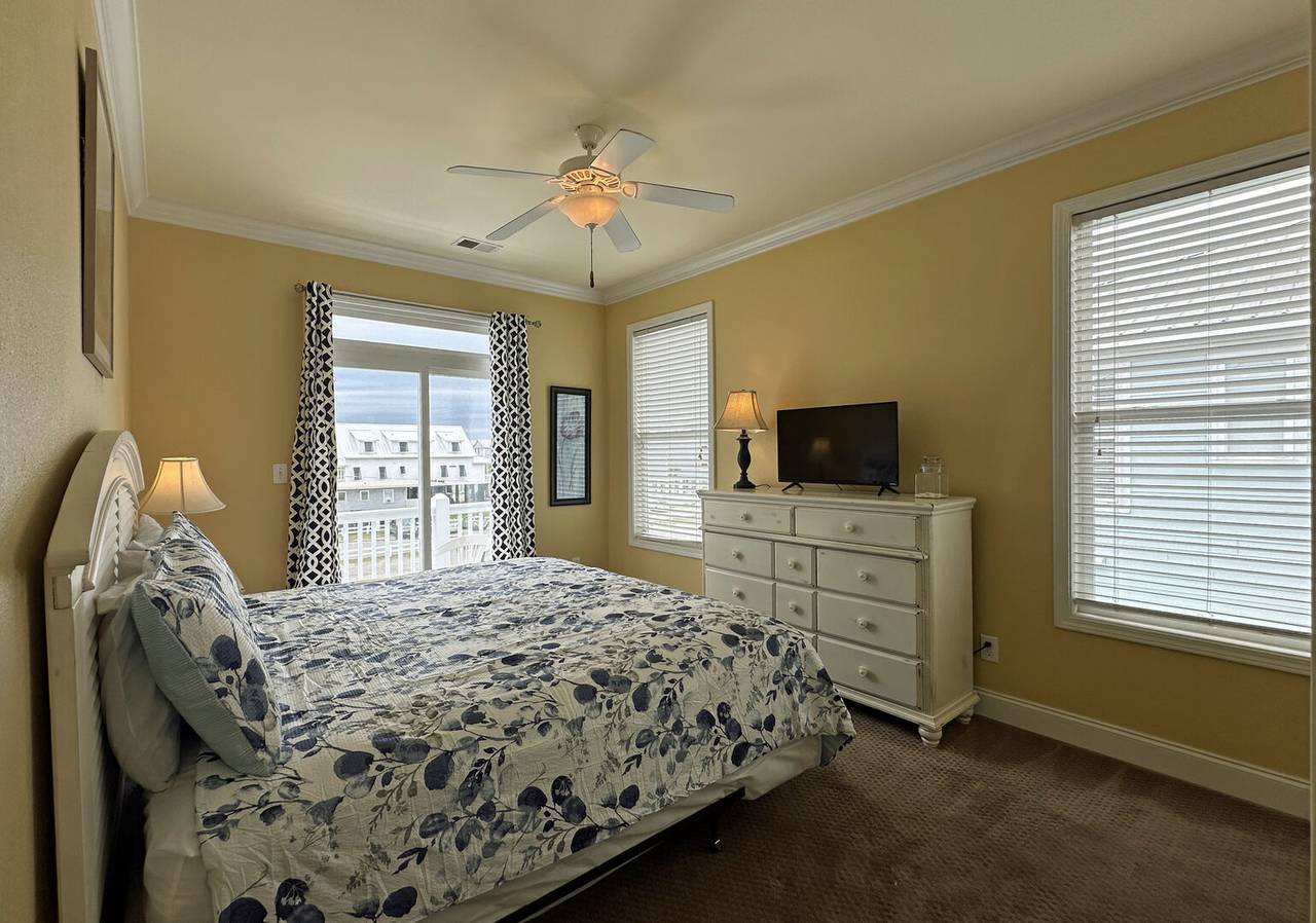 Watch TV in Bed Watch TV in Bed