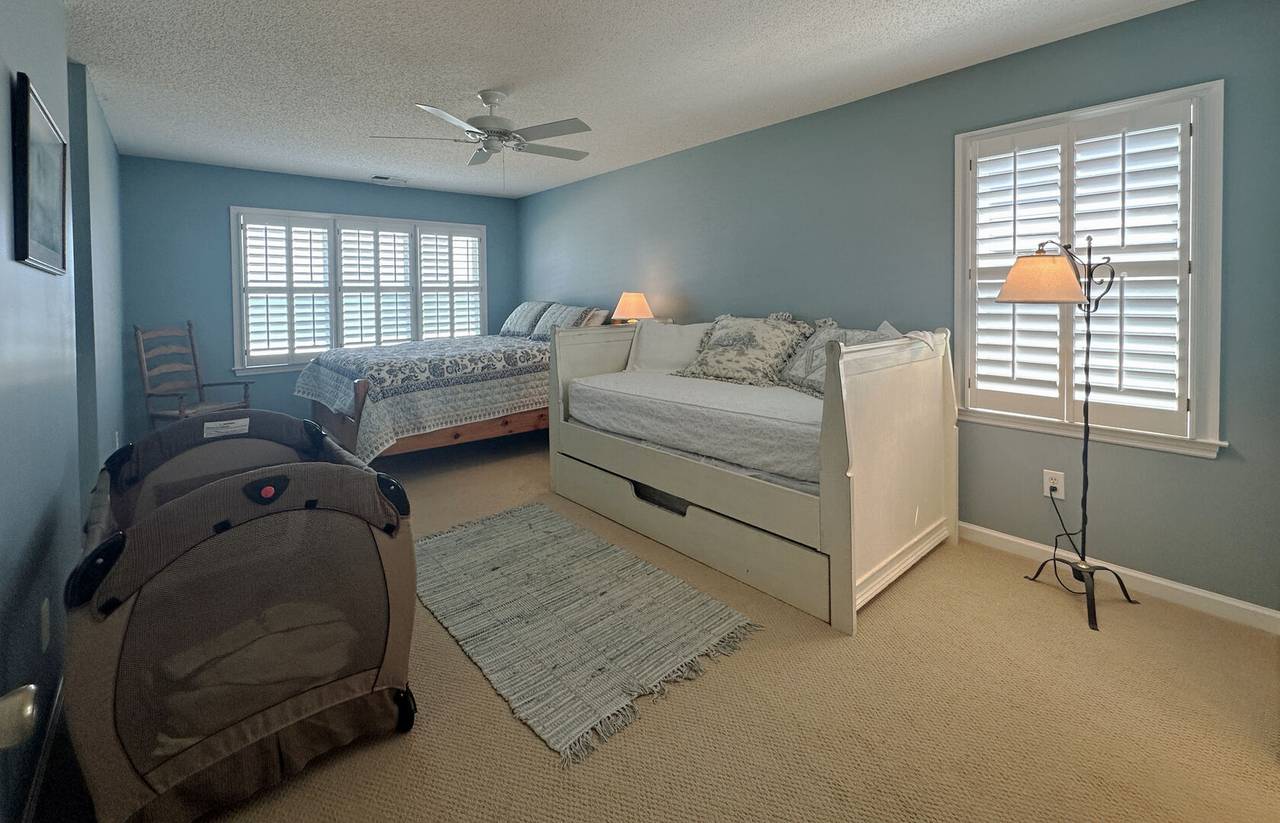 Bedroom 6 - Queen & Daybed with Trundle Bedroom 6 - Queen & Daybed with Trundle