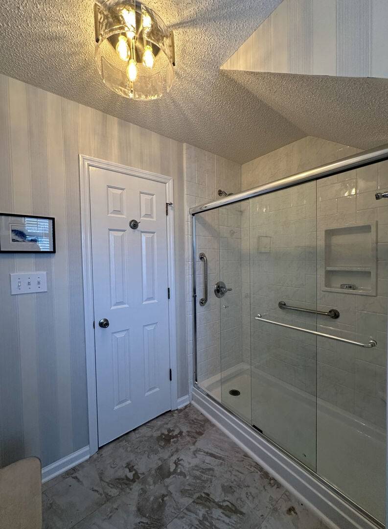 Walk-In shower Walk-In shower
