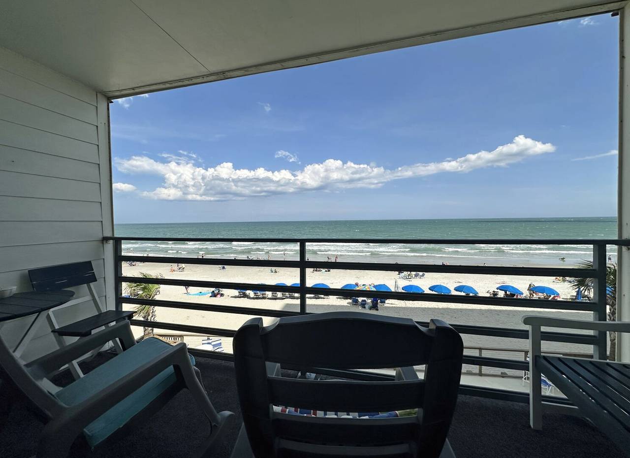 Relax & Enjoy Beach Life! Relax & Enjoy Beach Life!