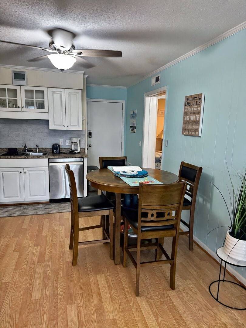 Table for 4 Table for 4