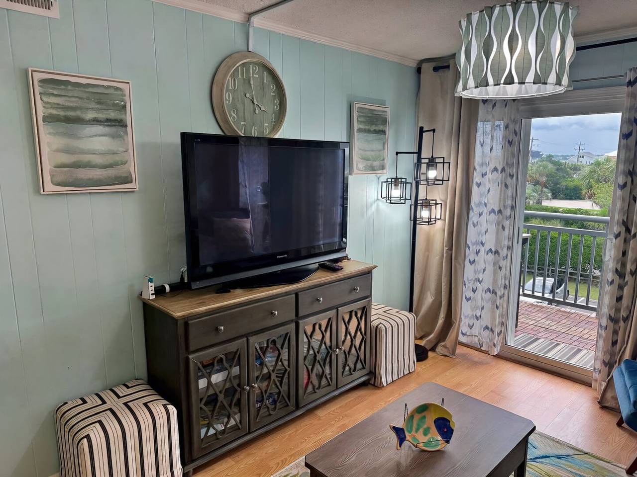 Large TV and private balcony access Large TV and private balcony access