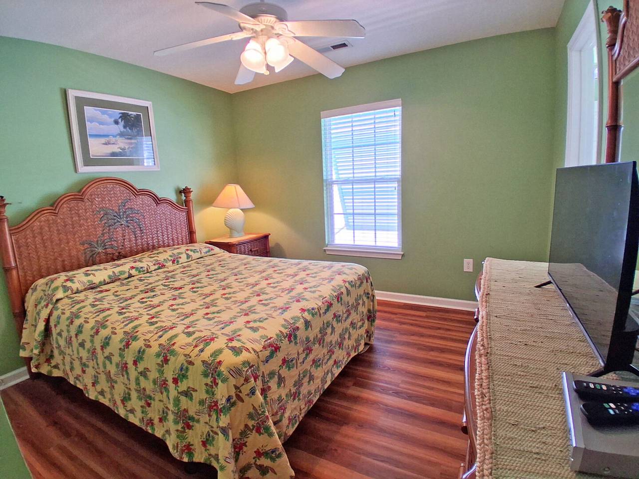 Bedroom 4 Upstairs
1 Queen Bed Bedroom 4 Upstairs
1 Queen Bed