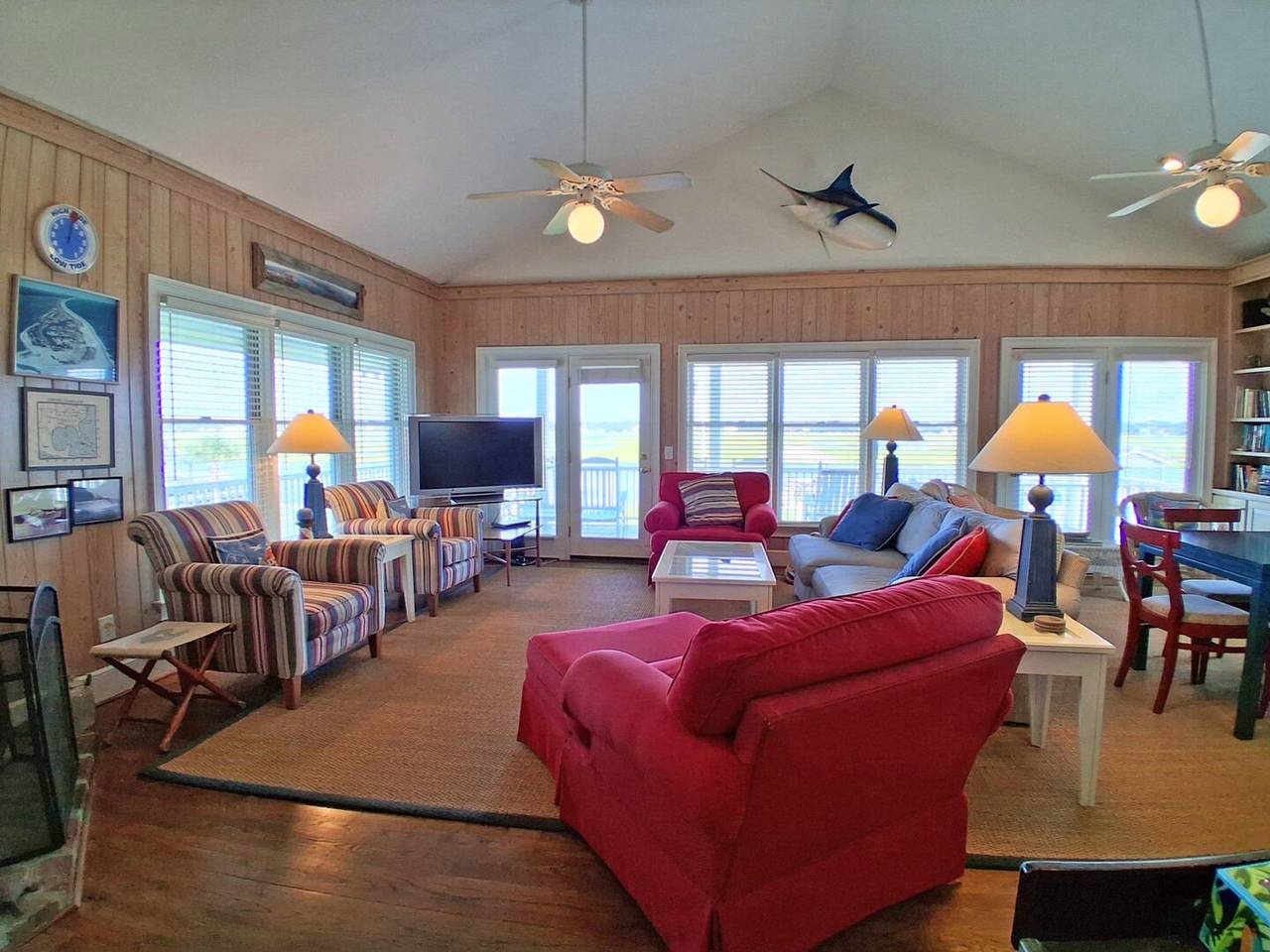 Spacious Seating Area Spacious Seating Area