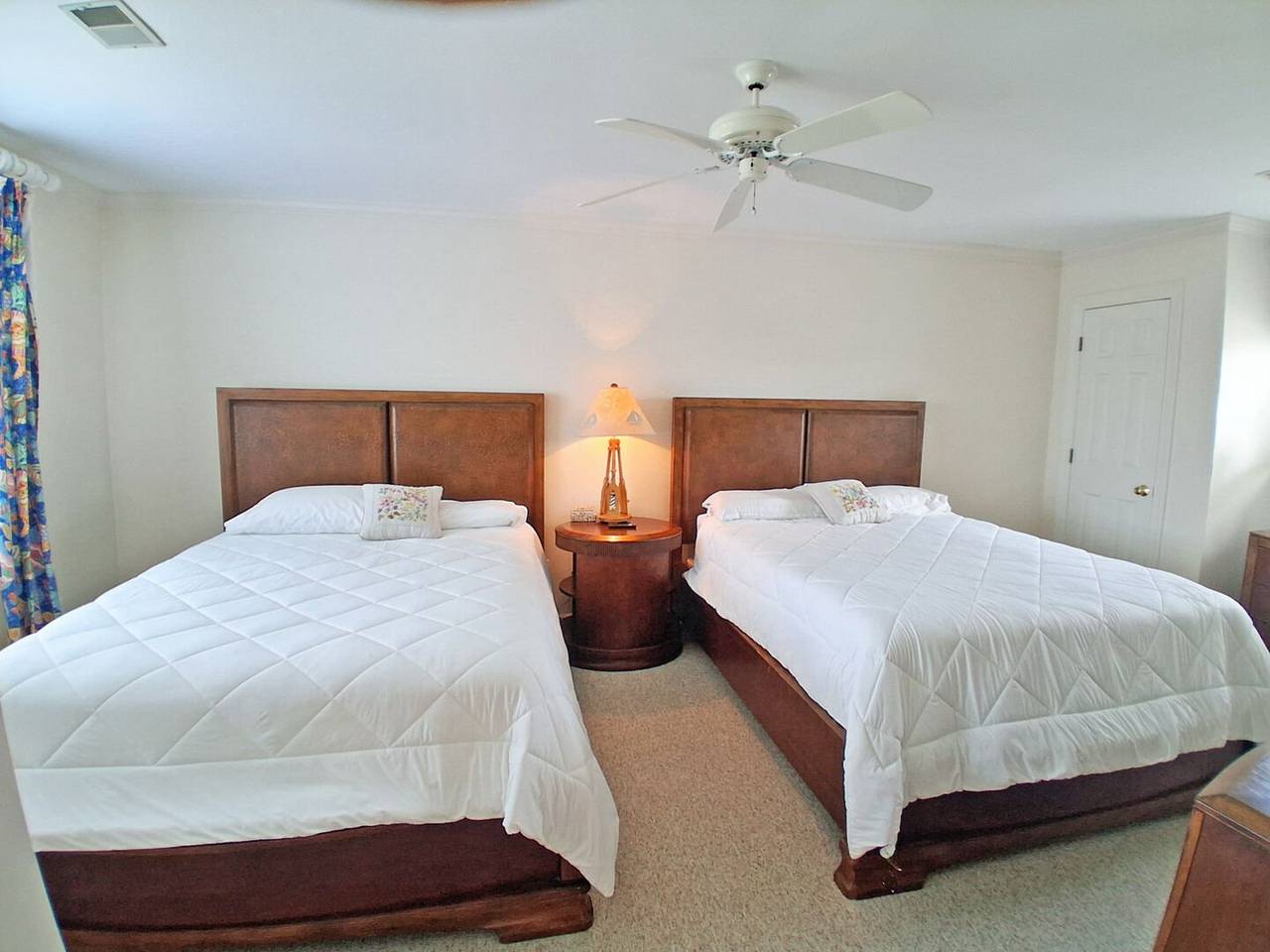 Bedroom 4 Upstairs 2 Queen Beds Bedroom 4 Upstairs 2 Queen Beds