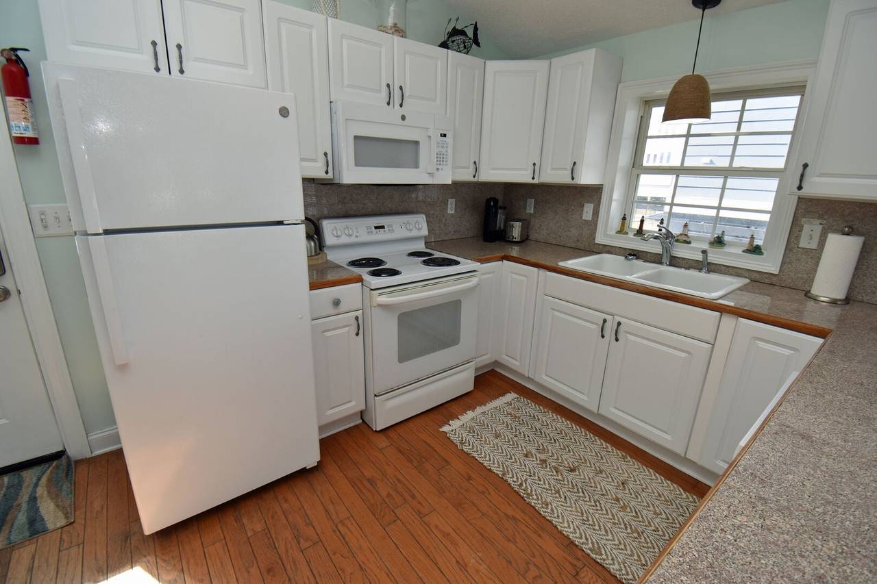 Fully Equipped Kitchen Fully Equipped Kitchen