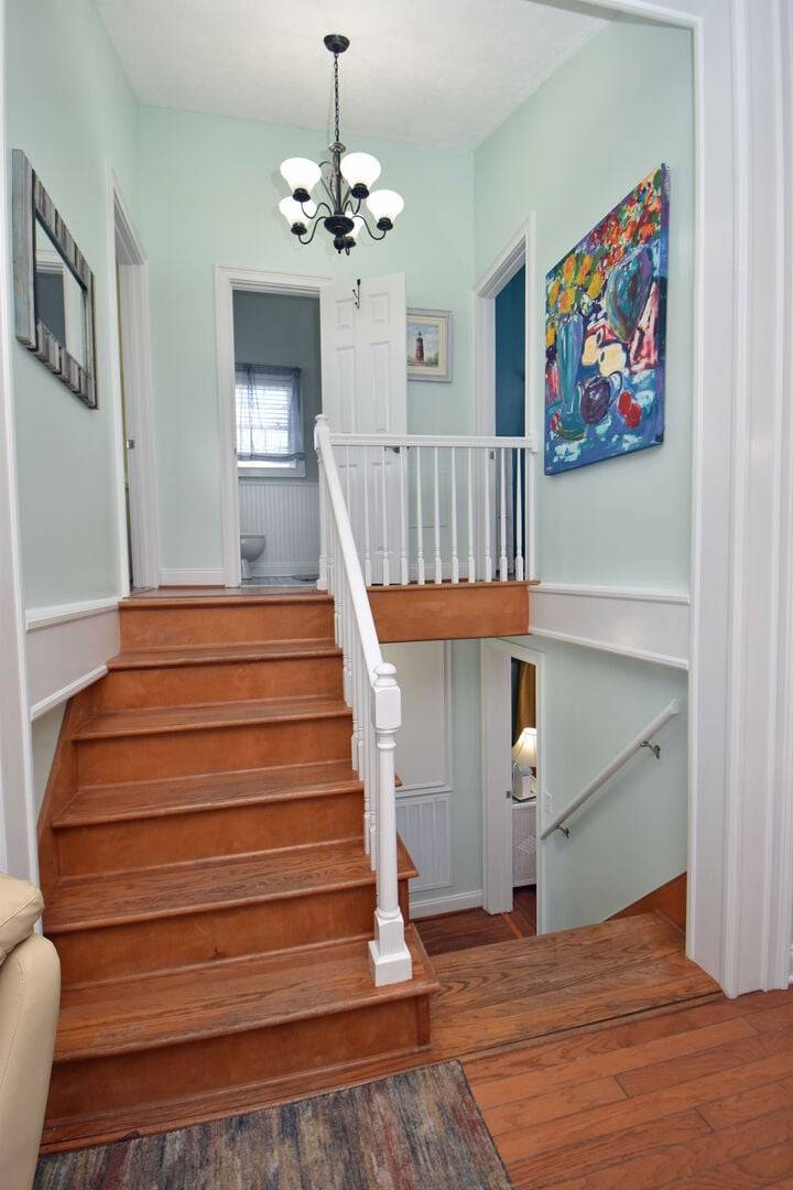 2 Bedrooms Down 2 Bedrooms Down