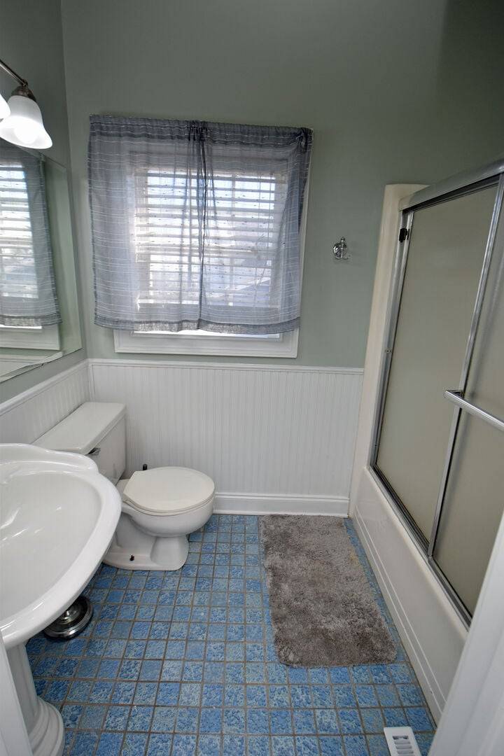 Upper Hallway Bath Upper Hallway Bath