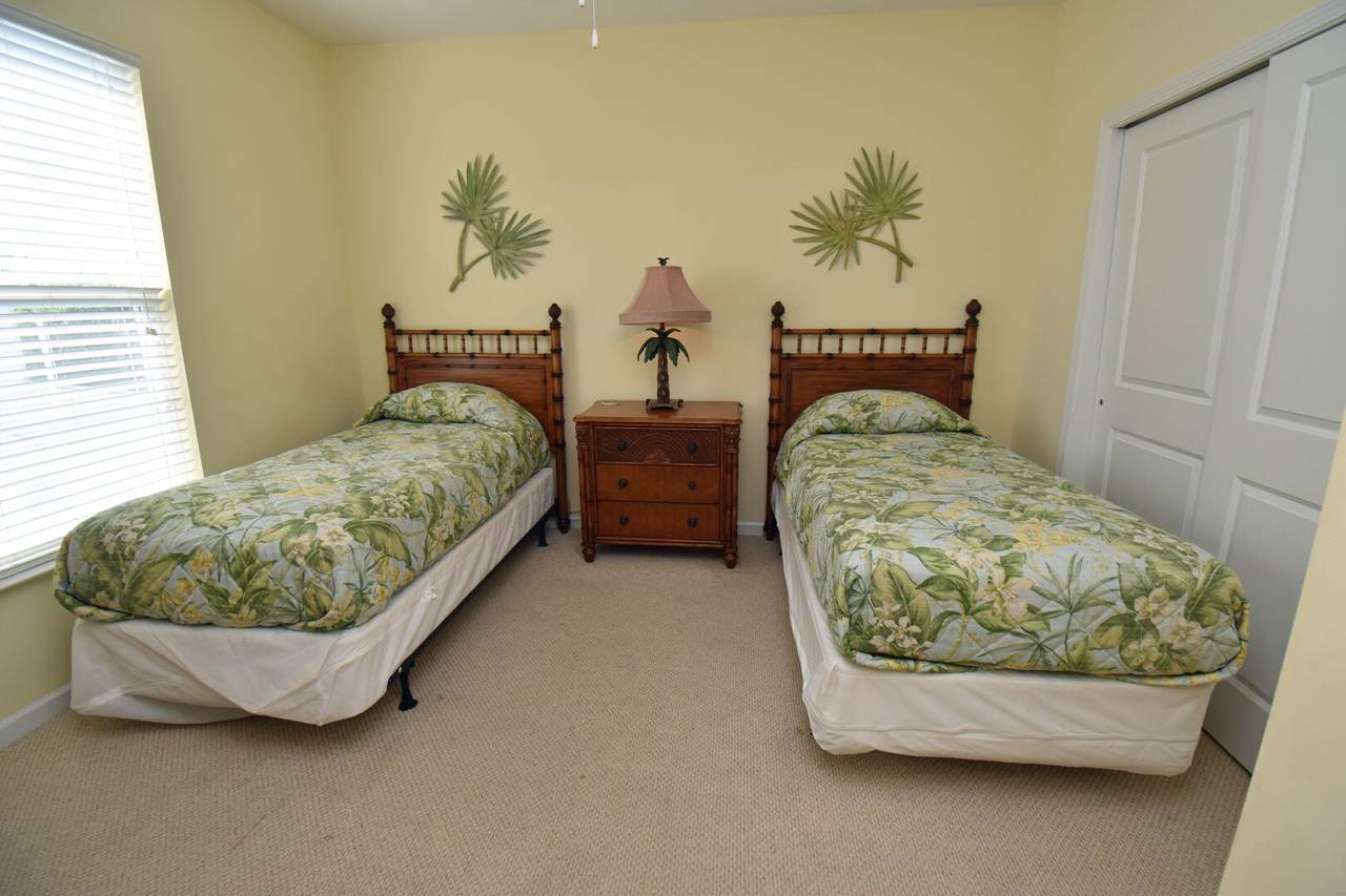 Bedroom 5 Up - 2 Singles Bedroom 5 Up - 2 Singles