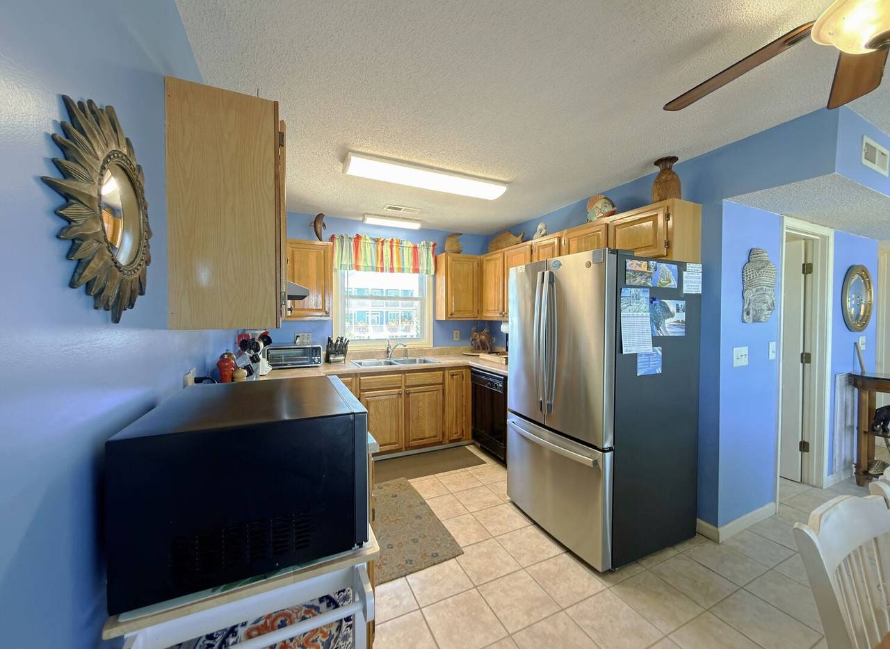 Spacious Kitchen Spacious Kitchen