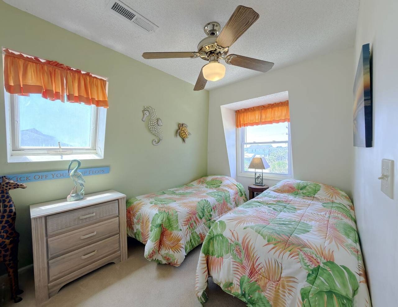 Bedroom 2 Streetside - 2 Singles Bedroom 2 Streetside - 2 Singles