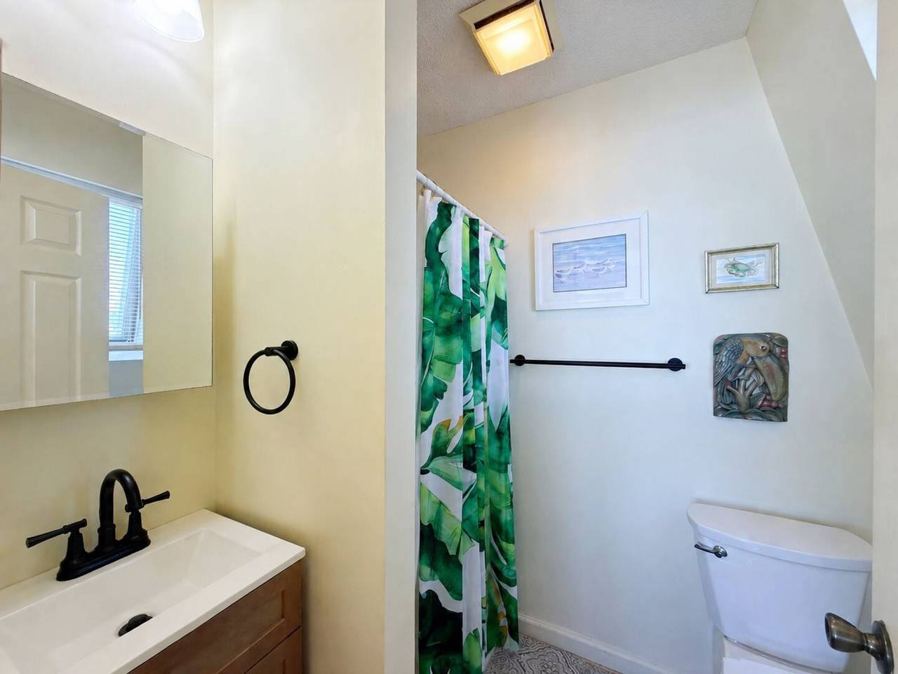 Bedroom 1 Private Bathroom with Walk-In Shower Bedroom 1 Private Bathroom with Walk-In Shower