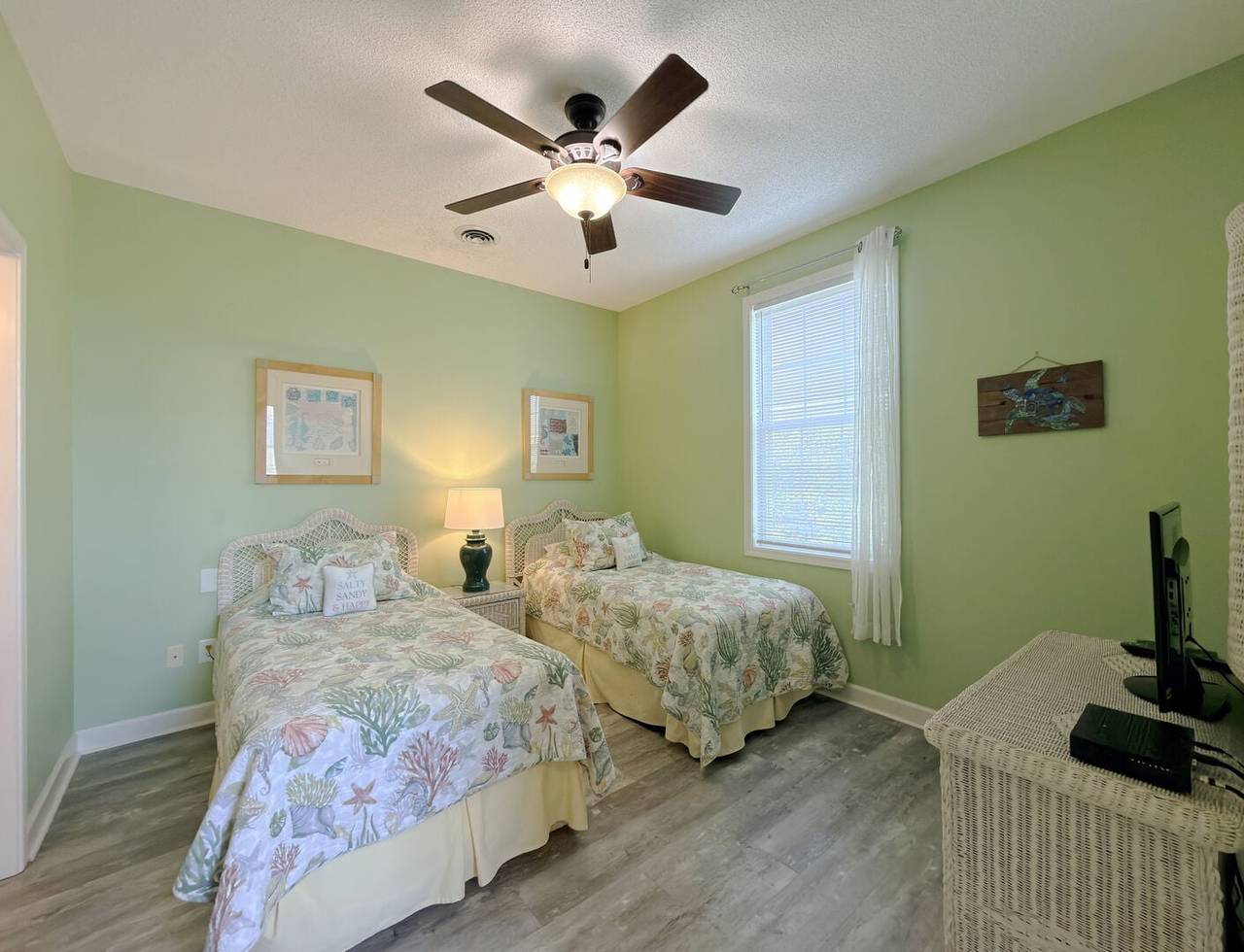 Bedroom 1 - 2 Singles Bedroom 1 - 2 Singles