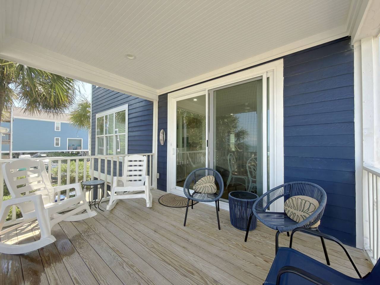 Spacious Oceanfront Porch Spacious Oceanfront Porch