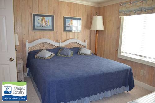 Bedroom 2 Up - 1 King Bedroom 2 Up - 1 King