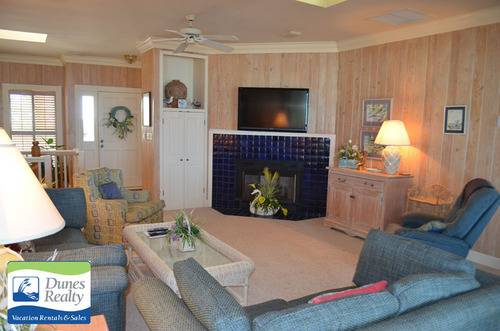 Gather and share vacation stories! Gather and share vacation stories!