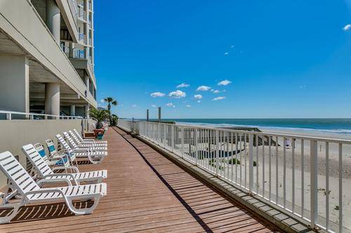 Lounge on the Sundeck Lounge on the Sundeck
