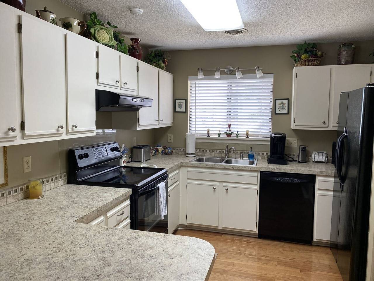 Fully Equipped Kitchen Fully Equipped Kitchen