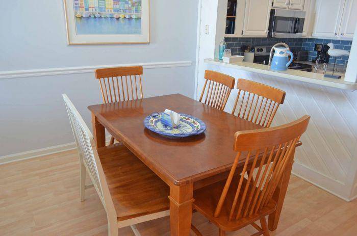 Dining Area Dining Area