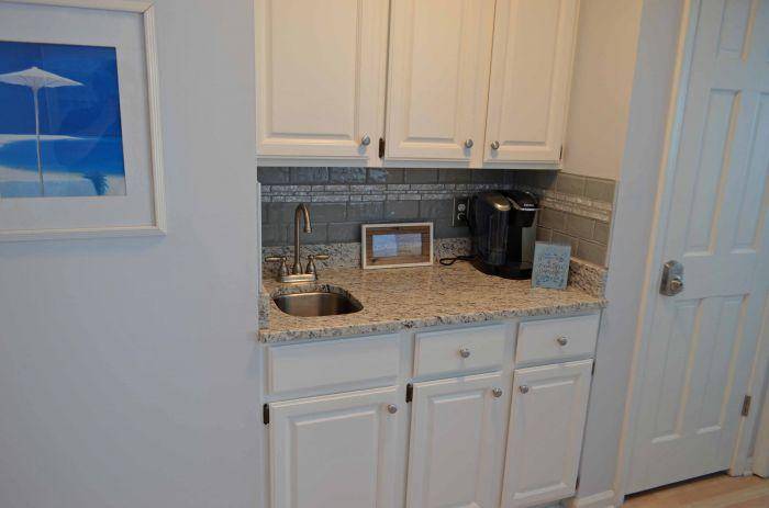 Wet Bar with a Keurig Wet Bar with a Keurig
