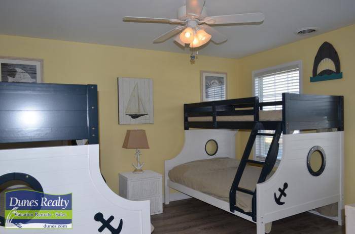 Bedroom 2 (2D, 2S) Bedroom 2 (2D, 2S)