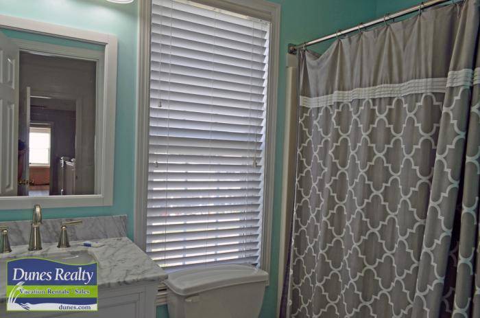 Bedroom 2 bath Bedroom 2 bath