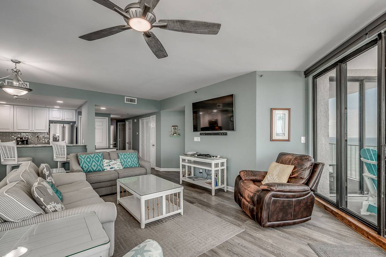 Plenty of Seating Plenty of Seating