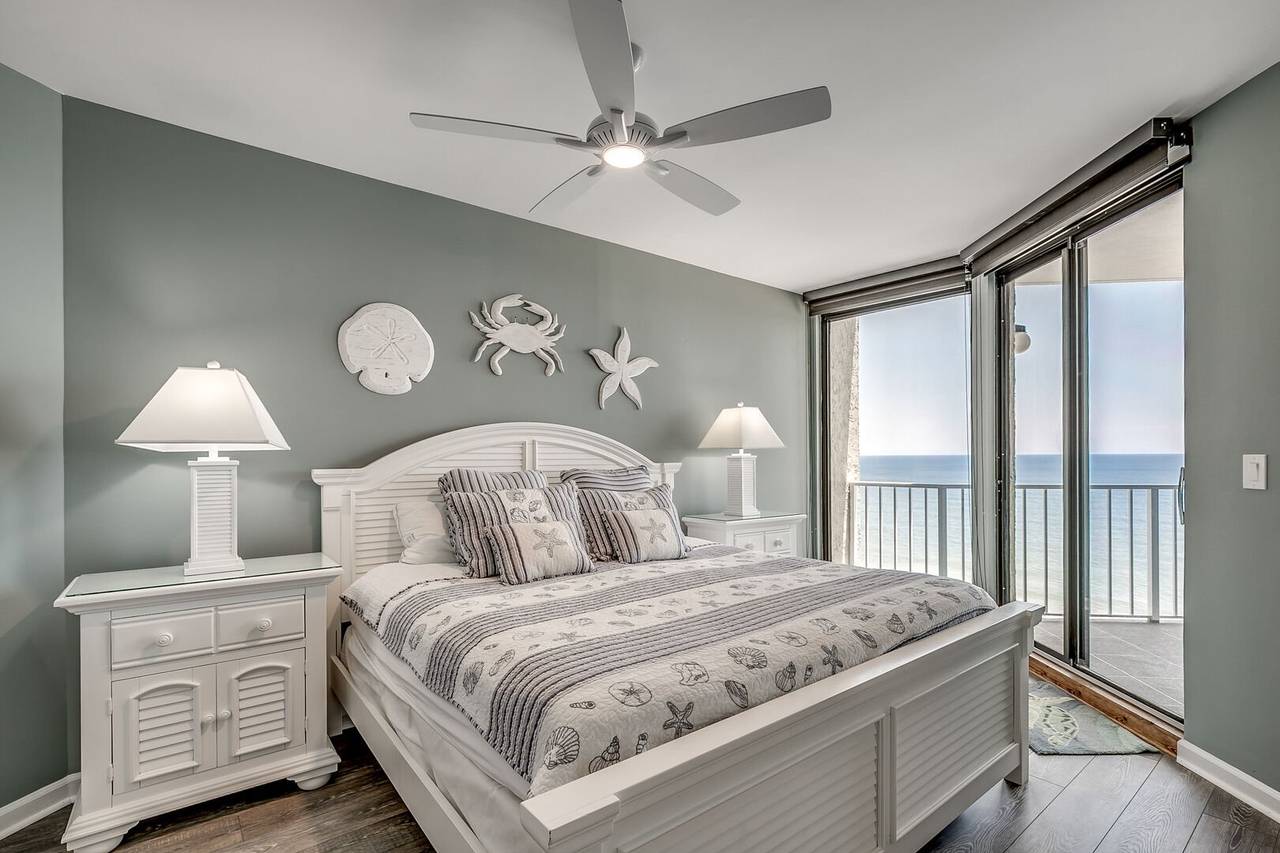 Bedroom 3 Oceanfront - 1 King Bed Bedroom 3 Oceanfront - 1 King Bed