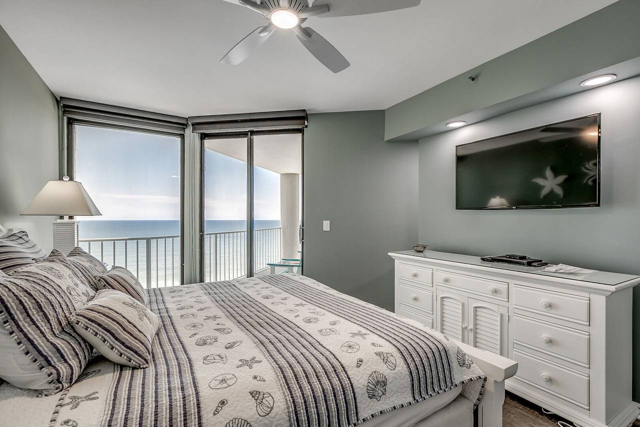 Bedroom 3 Ocean Views & Balcony Access Bedroom 3 Ocean Views & Balcony Access