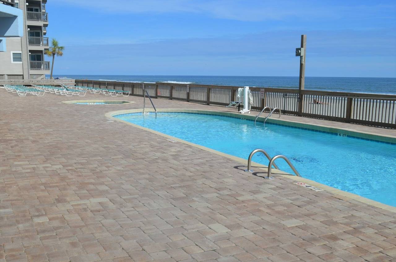 Oceanside Outdoor Pool Area Oceanside Outdoor Pool Area