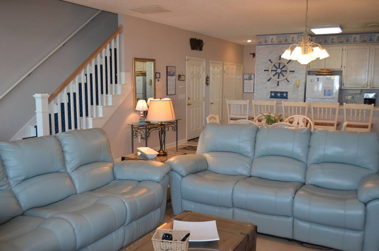 2 Reclining Leather Couches in Living Room 2 Reclining Leather Couches in Living Room